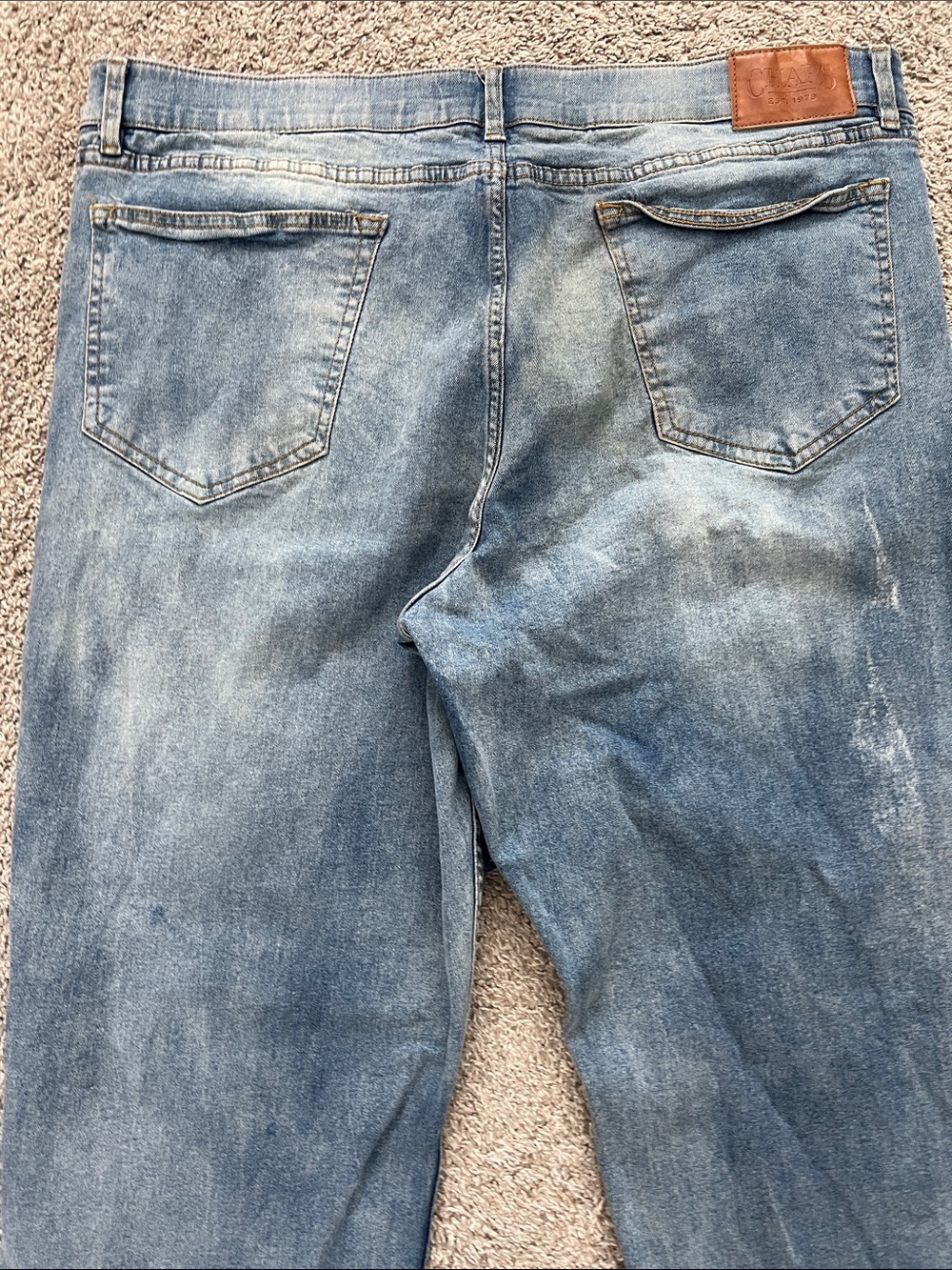 Chaps Men’s Faded Light Blue Regular Straight-Leg Stretch Jeans - Size 40x32 - Picture 4 of 11